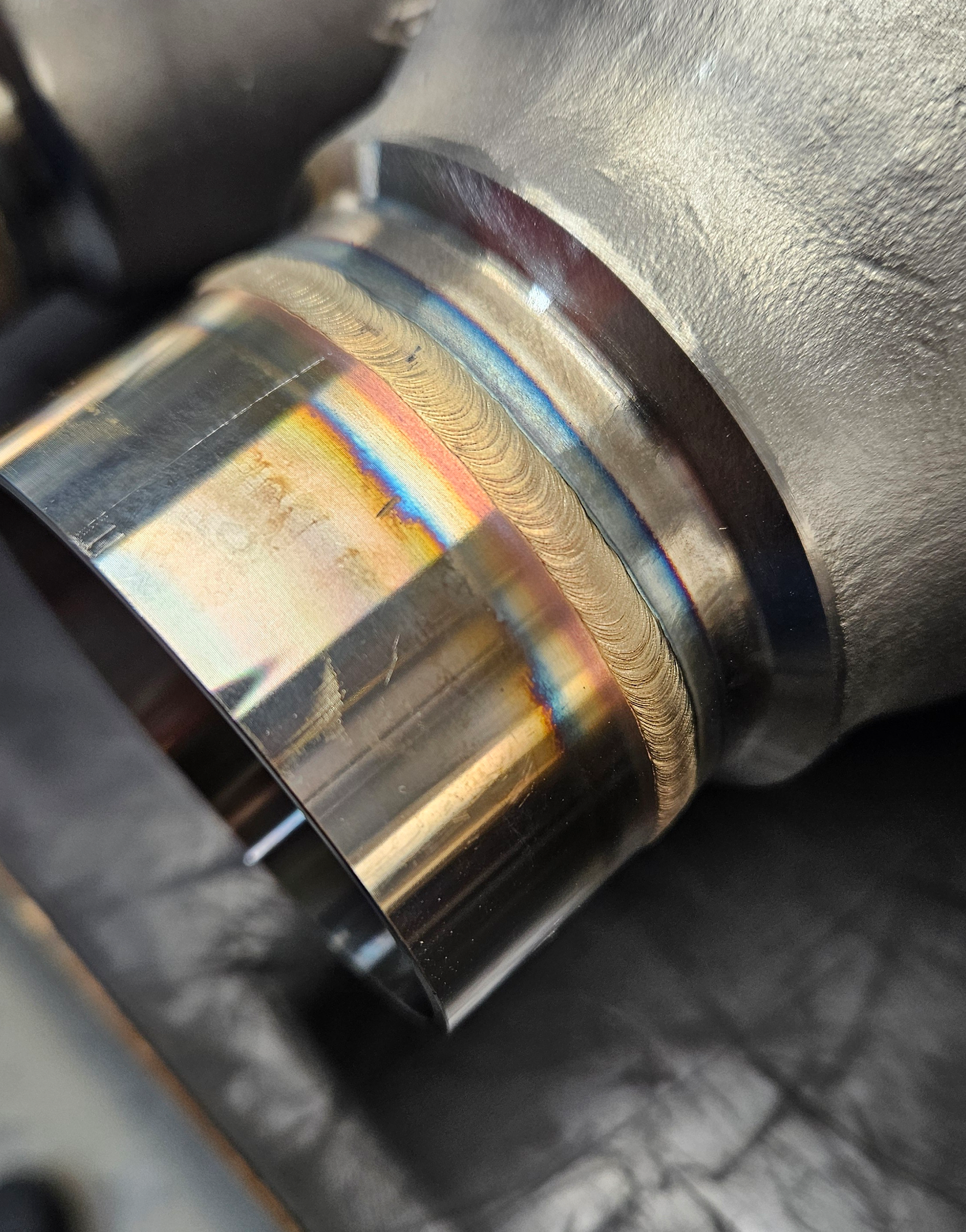 WIG-Schweißarbeiten an Edelstahlbauteil