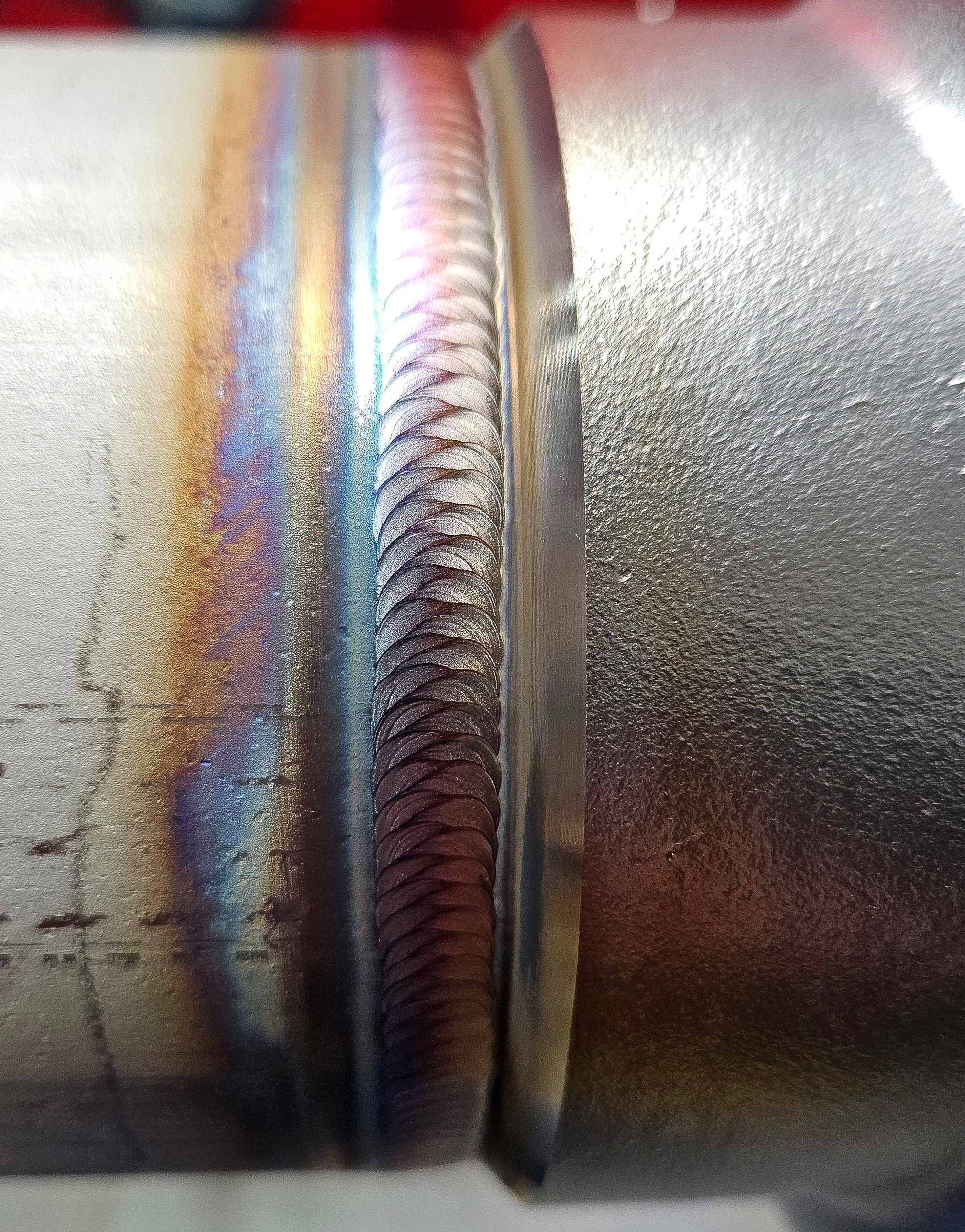 WIG-Schweißarbeiten an Edelstahlventil aus Werkstoff 1.4308